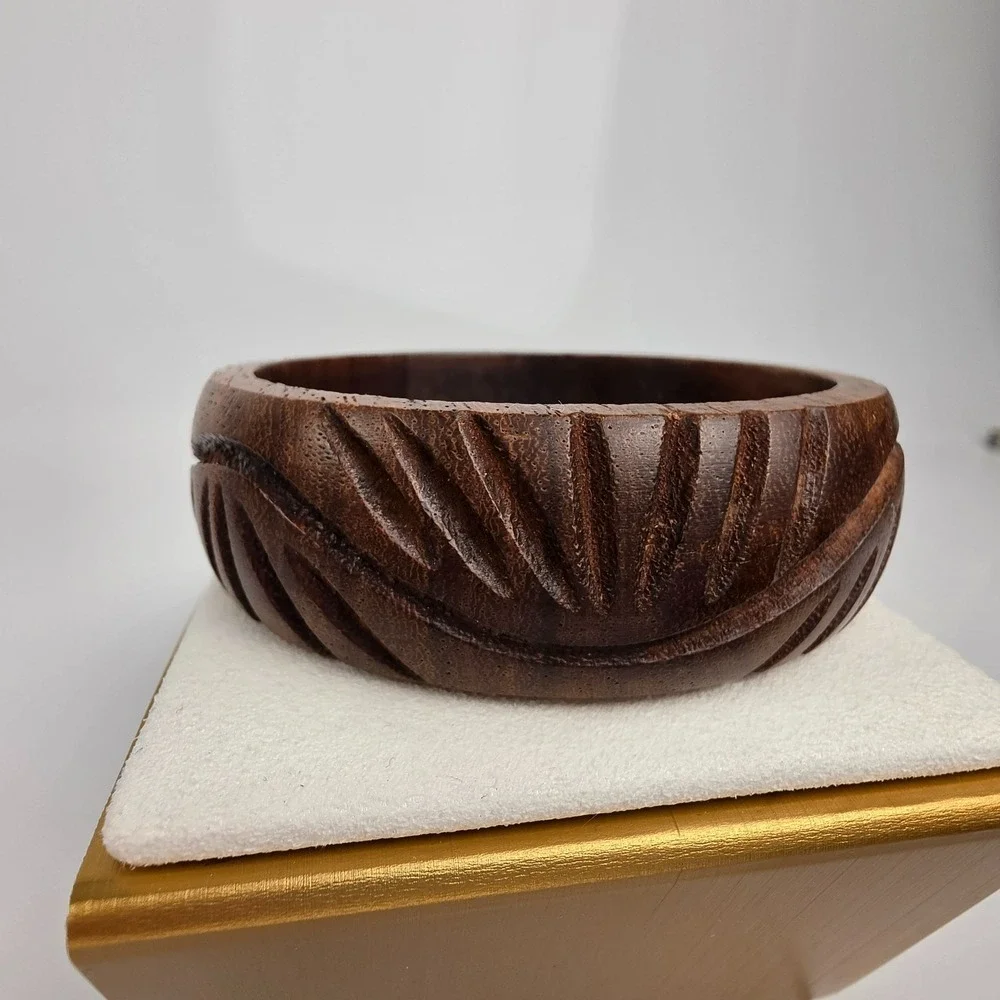 Carved Wood Bangle Bracelet Chunky Sunburst Scalloped Edge Vintage